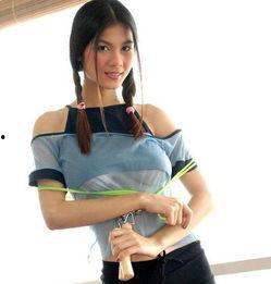 av巨乳作品封面,探索AV作品封面的视觉冲击与情感共鸣