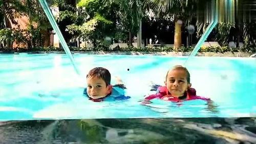 游泳池遇到姐姐和h无码,姐姐与H的意外无码奇遇